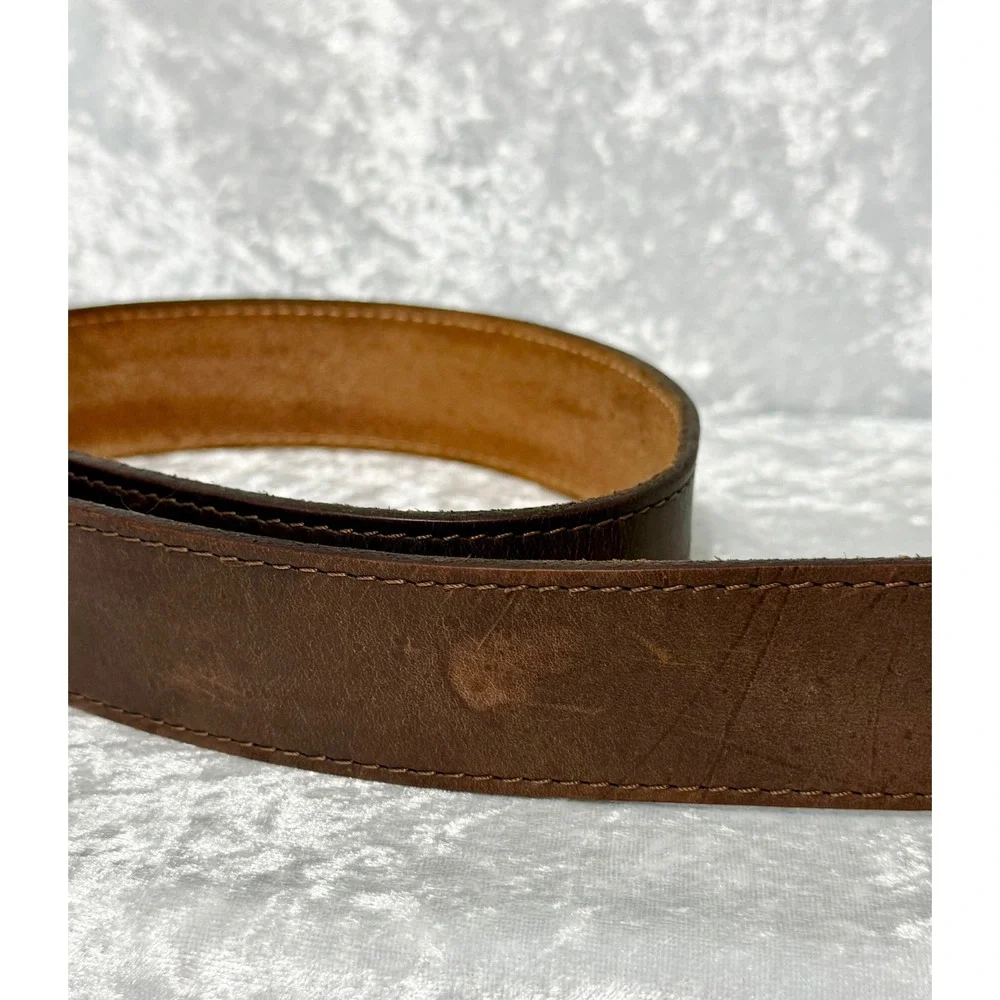 Levis Mens Brown Genuine Leather Belt Size 42/105 Silver‎ Buckle Distressed
